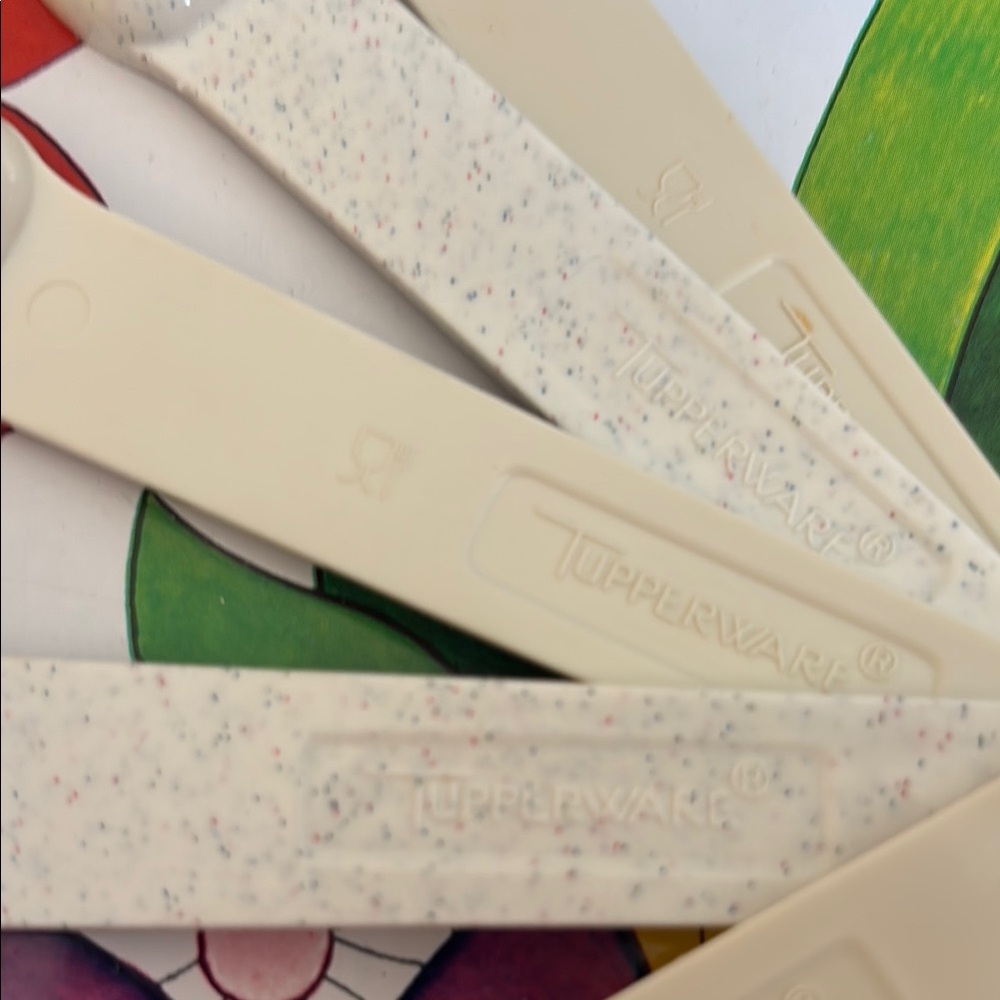Tupperware Measuring Spoons - Picture 3 of 4